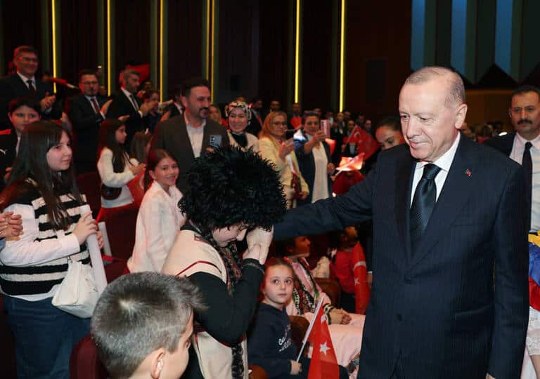 Cumhurbaşkanı Erdoğan: 23 Nisan’da Barış ve Kardeşlik Çağrısı, Bölgedeki Çocukların Acılarını Paylaşıyoruz