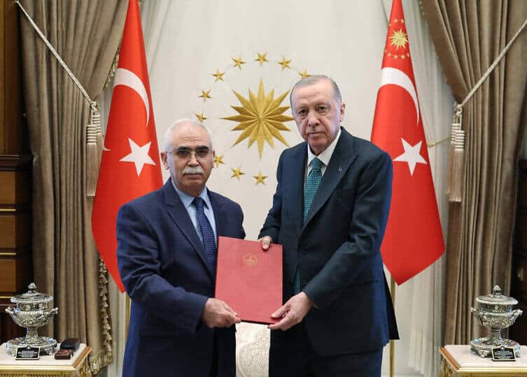 Cumhurbaşkanı Erdoğan, Anayasa Mahkemesi Başkanı Kadir Özkaya ile Beştepe’de Bir Araya Geldi