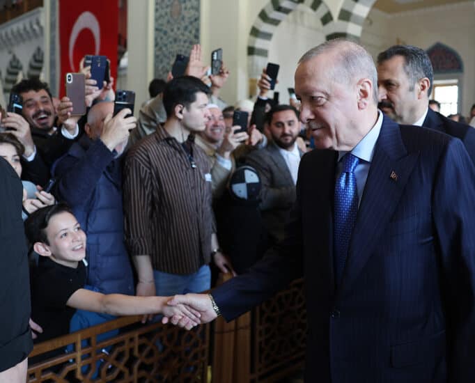 Erdoğan, Çamlıca Camii'nde 333 Öğrencinin Hafızlık İcazet Törenine Katıldı