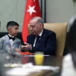 Cumhurbaşkanı Erdoğan, 23 Nisan’da Bakan Tekin ve Öğrencileri Beştepe’de Ağırladı