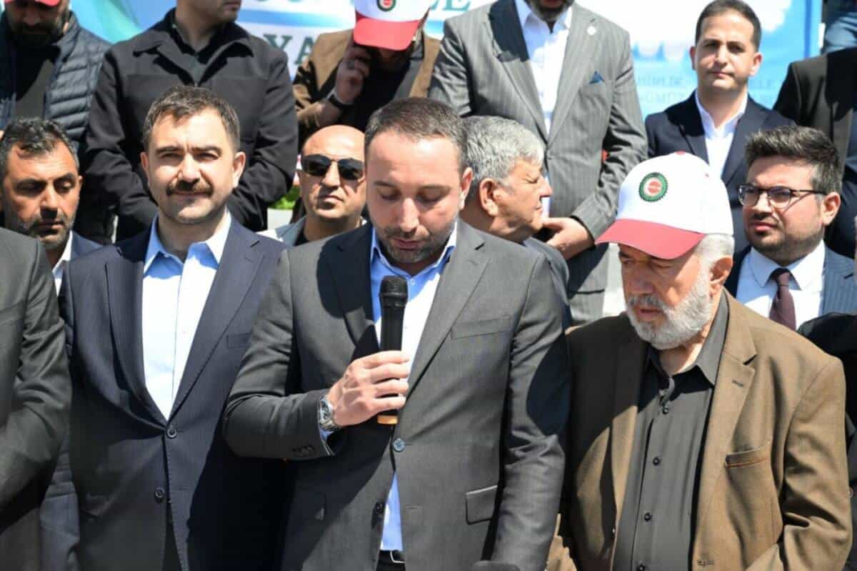 HAK-İŞ Elazığ’da 1 Mayıs Haftasında Emekçilerin Sorunlarını ve Taleplerini Gündeme Taşıdı