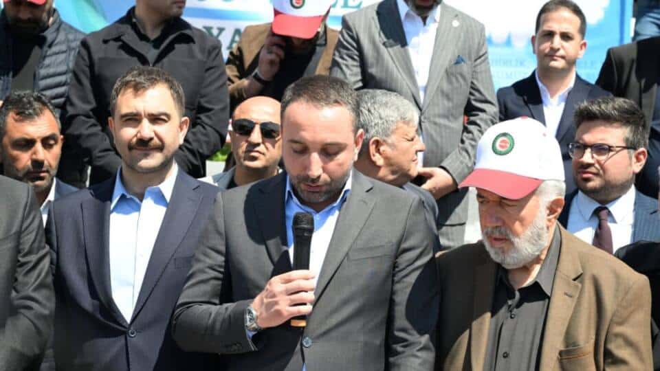 HAK-İŞ Elazığ’da 1 Mayıs Haftasında Emekçilerin Sorunlarını ve Taleplerini Gündeme Taşıdı